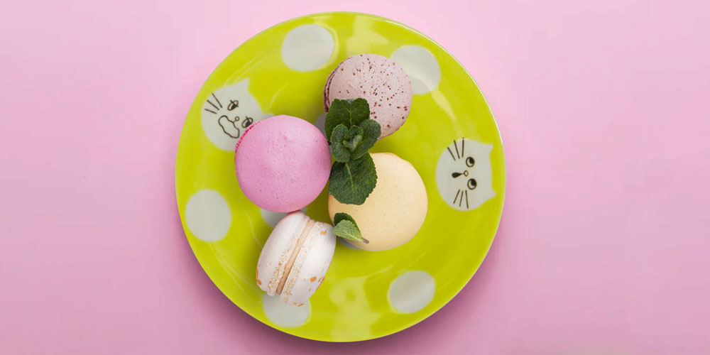 Tapasteller mit kleinen Häppchen