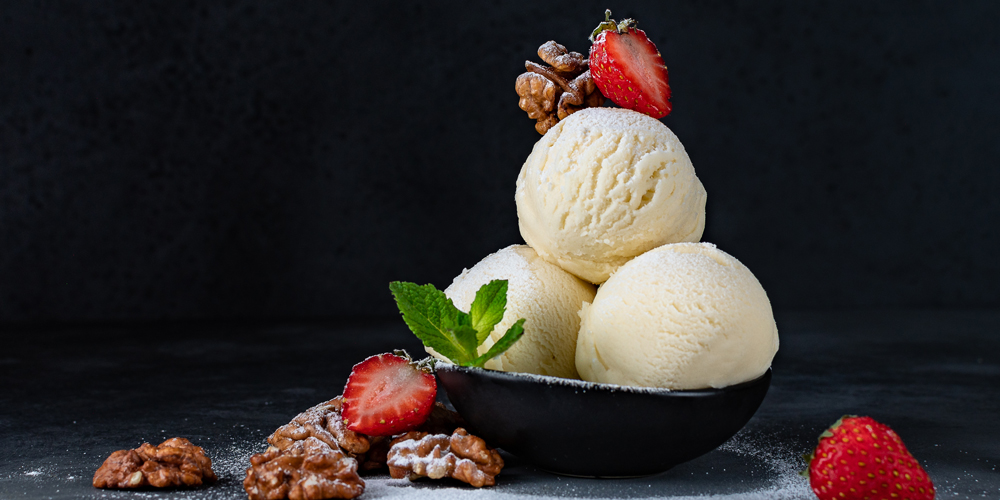 Asian bowl with sweet dessert