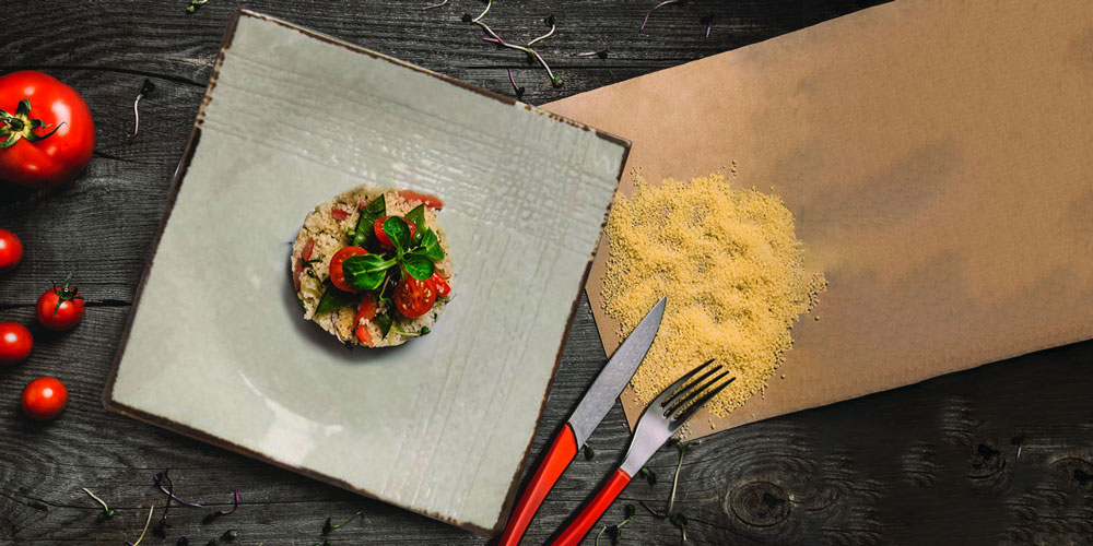 Frühstücksteller mit Brötchen