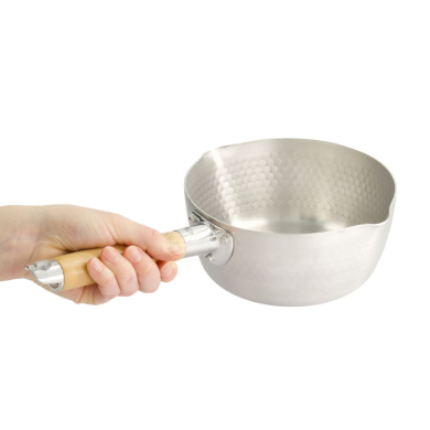 Aluminium Topf Ikihara bei Tokyo Design Studio (Bild 4 von 7)