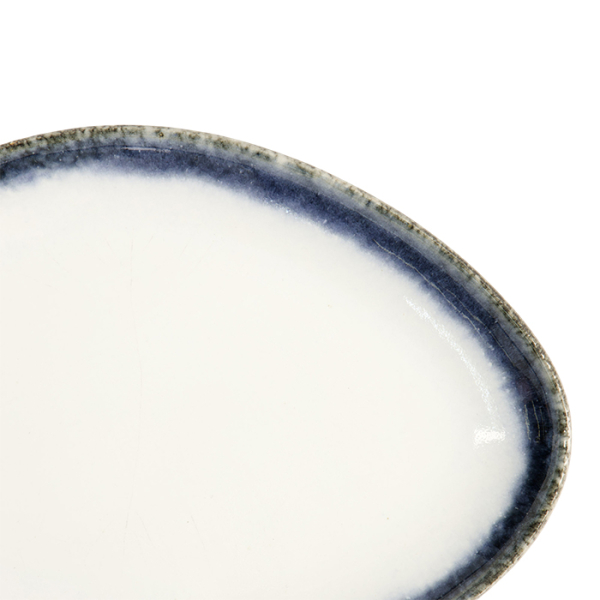 Tajimi Oval Plate at Tokyo Design Studio (picture 5 of 5)