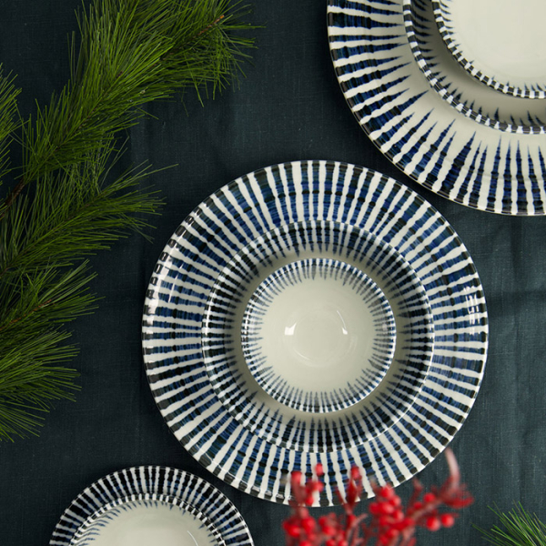 Shin Tokusa Schale bei Tokyo Design Studio (Bild 6 von 7)