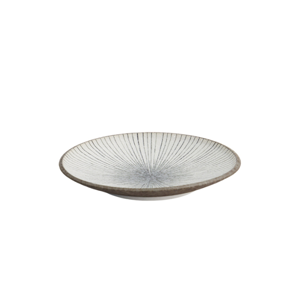 Satomaki Tokusa Runde Teller bei Tokyo Design Studio (Bild 2 von 6)