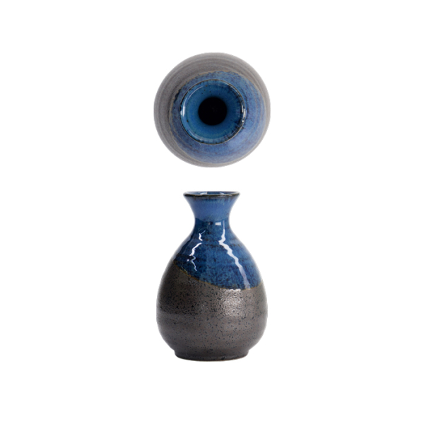 Tajimi Sake Flasche bei Tokyo Design Studio (Bild 1 von 6)