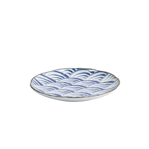 Natsu Nami Teller bei Tokyo Design Studio (Bild 2 von 6)