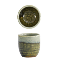 4,5 x 4,5 cm Sake-Cup bei Tokyo Design Studio (Bild 1 von 7)