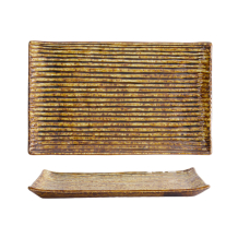 Shared Dining Teller bei Tokyo Design Studio (Bild 1 von 7)