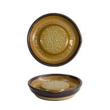 Reibeplatte Motoshige Klein Steingut bei Tokyo Design Studio (Bild 2 von 6)